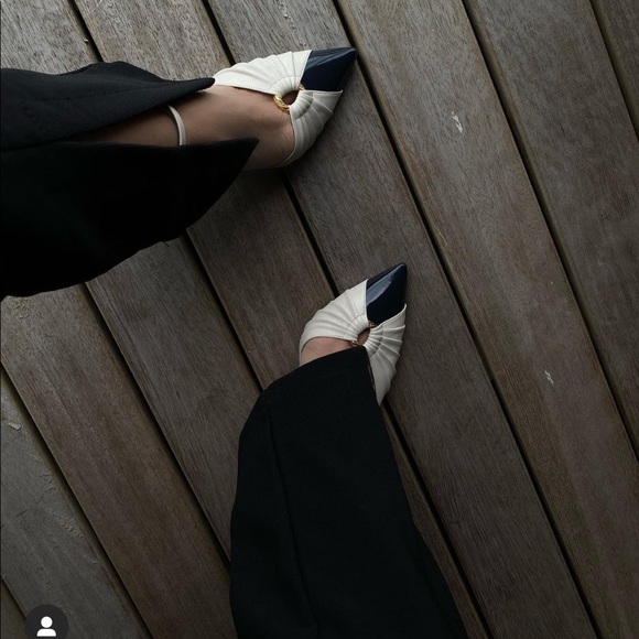 #Cybermondaysale ZARA HIGH WAISTED BLACK RIBBED FLARED LEGGINGS - Picture 4 of 9